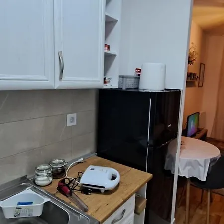 Amethyst Apartment *